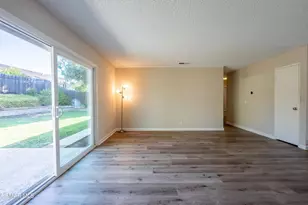 13131 Honeybee St, Moorpark, CA 93021 - Photo 11