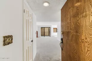 9960 Owensmouth Ave, Chatsworth, CA 91311 - Photo 3