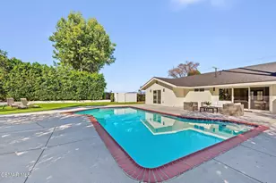 5215 Del Moreno Dr, Woodland Hills, CA 91364 - Photo 67