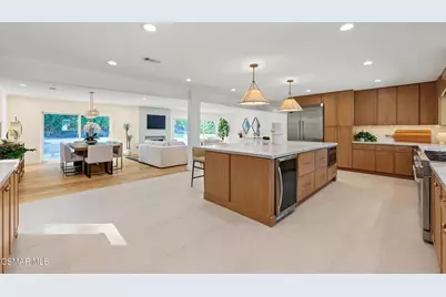 5215 Del Moreno Drive, Woodland Hills, CA 91364 - Photo 7