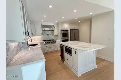 3273 Heatherglow Street, Thousand Oaks, CA 91360 - Photo 3
