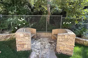 4548 Cielo Cir, Calabasas, CA 91302 - Photo 23