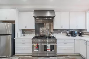 20342 Hartland St, Canoga Park, CA 91306 - Photo 11