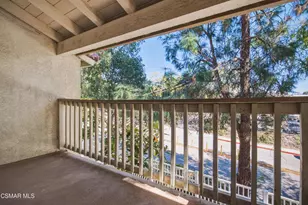 688 Indian Oak Ln, Oak Park, CA 91377 - Photo 9