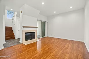 688 Indian Oak Ln, Oak Park, CA 91377 - Photo 5