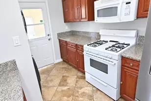 10449 Chandler Blvd, North Hollywood, CA 91601 - Photo 5