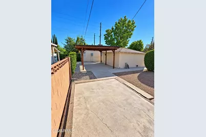 10449 Chandler Boulevard, North Hollywood, CA 91601 - Photo 17