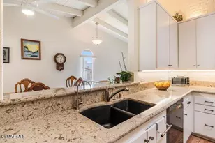 784 N Woodlawn Dr, Thousand Oaks, CA 91360 - Photo 13
