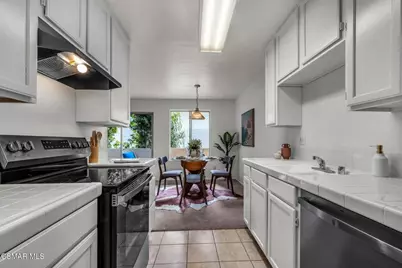 339 S Catalina Avenue #212, Pasadena, CA 91106 - Photo 13