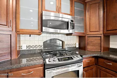 273 Locust Avenue, Oak Park, CA 91377 - Photo 37