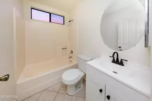 4117 Lost Springs Dr, Calabasas, CA 91301 - Photo 23