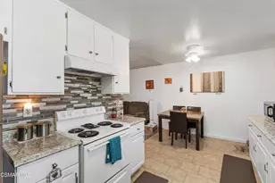 19820 Spanish Oak Dr, Newhall, CA 91321 - Photo 9