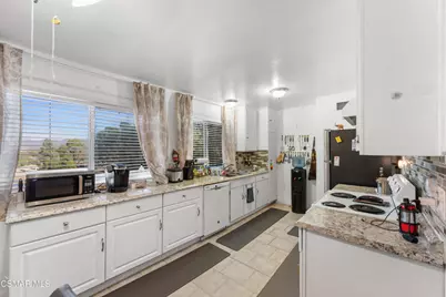 19820 Spanish Oak Drive, Newhall, CA 91321 - Photo 7