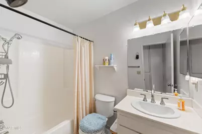 19820 Spanish Oak Drive, Newhall, CA 91321 - Photo 5