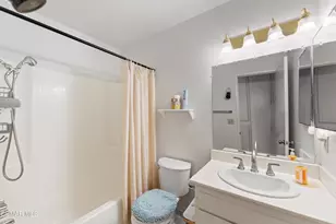 19820 Spanish Oak Dr, Newhall, CA 91321 - Photo 5