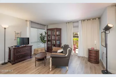 351 Chestnut Hill Court #16, Thousand Oaks, CA 91360 - Photo 5