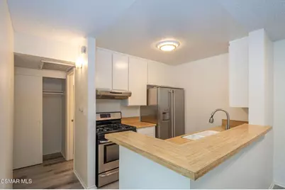 18645 Hatteras Street #295, Tarzana, CA 91356 - Photo 11