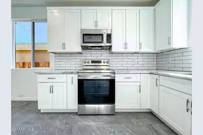 30558 San Martinez Road, Val Verde, CA 91384 - Photo 13