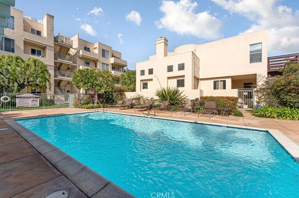 11870 Washington Pl, Los Angeles CA  90066-4663 exterior