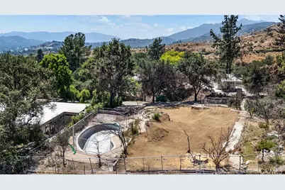 150 Jaxine Drive, Altadena, CA 91001 - Photo 3