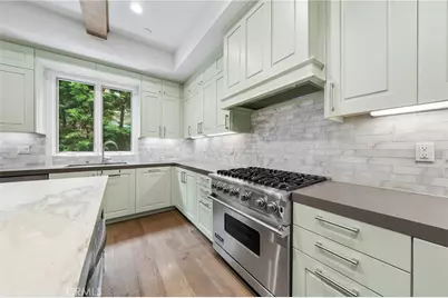 823 S Bundy Drive #110, Los Angeles, CA 90049 - Photo 23
