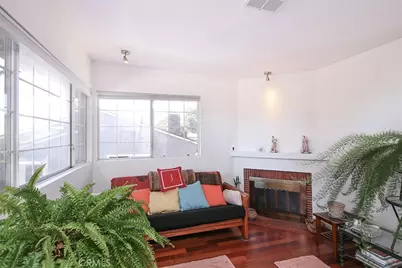 3953 Santa Carlotta, La Crescenta, CA 91214 - Photo 7