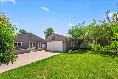 2205 Las Lunas Street, Pasadena, CA 91107 - Photo 9