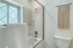 3025 Hollywell Pl, Glendale, CA 91206 - Photo 17