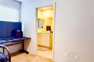 14124 W Pine Ln, Van Nuys, CA 91405 - Photo 9