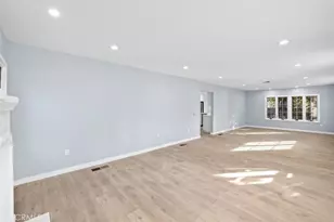 376 S Hill, Pasadena, CA 91106 - Photo 5