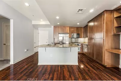 21301 Erwin Street #516, Woodland Hills, CA 91367 - Photo 5