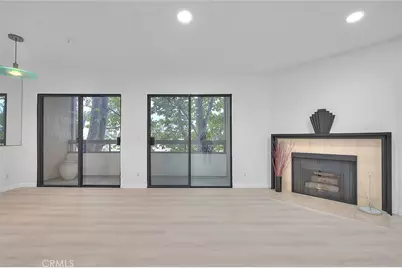 460 Oak Street #201, Glendale, CA 91204 - Photo 1