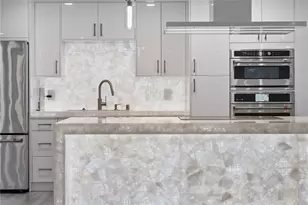 10790 Wilshire Blvd, Los Angeles, CA 90024 - Photo 49