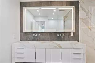 10790 Wilshire Blvd, Los Angeles, CA 90024 - Photo 37