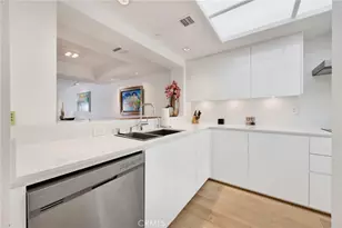 150 Ocean Park, Santa Monica, CA 90405 - Photo 9