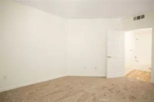 160 S Hudson Ave, Pasadena, CA 91101 - Photo 7