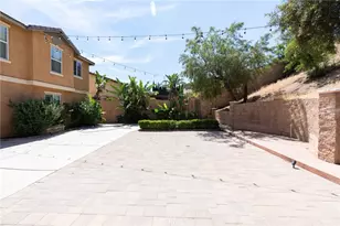 12022 Loyola Ct, Fontana, CA 92337 - Photo 35