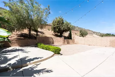 12022 Loyola Court, Fontana, CA 92337 - Photo 37