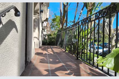 813 N Martel Avenue #2, Los Angeles, CA 90046 - Photo 3