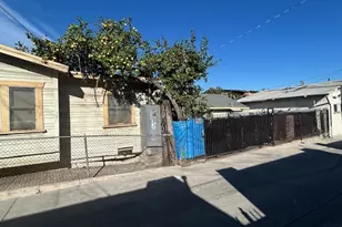 830 S Record Ave, Los Angeles, CA 90023 - Photo 3