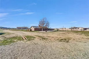 10937 Seventh Ave, Hesperia, CA 92345 - Photo 23