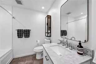 8400 De Longpre, West Hollywood, CA 90069 - Photo 15