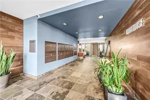 8400 De Longpre, West Hollywood, CA 90069 - Photo 19