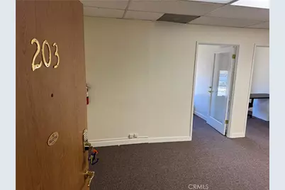 596 N Lake Avenue #203, Pasadena, CA 91101 - Photo 1