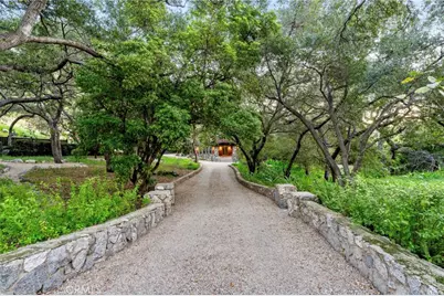 354 N Canon Avenue, Sierra Madre, CA 91024 - Photo 3