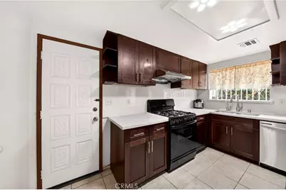 13813 Los Angeles, Baldwin Park, CA 91706 - Photo 9