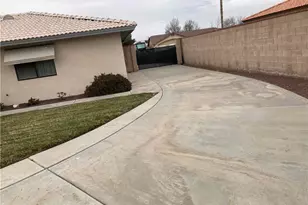 12563 Sarsi Ct, Apple Valley, CA 92308 - Photo 5