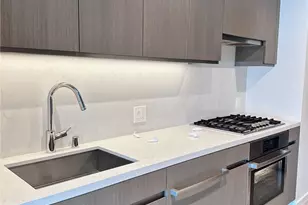 889 Francisco, Los Angeles, CA 90017 - Photo 3