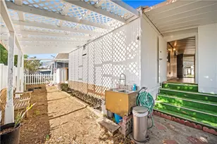 1035 E Huntington Dr, Monrovia, CA 91016 - Photo 23