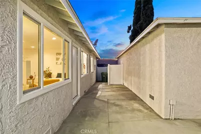 415 E Walnut Avenue, Monrovia, CA 91016 - Photo 9